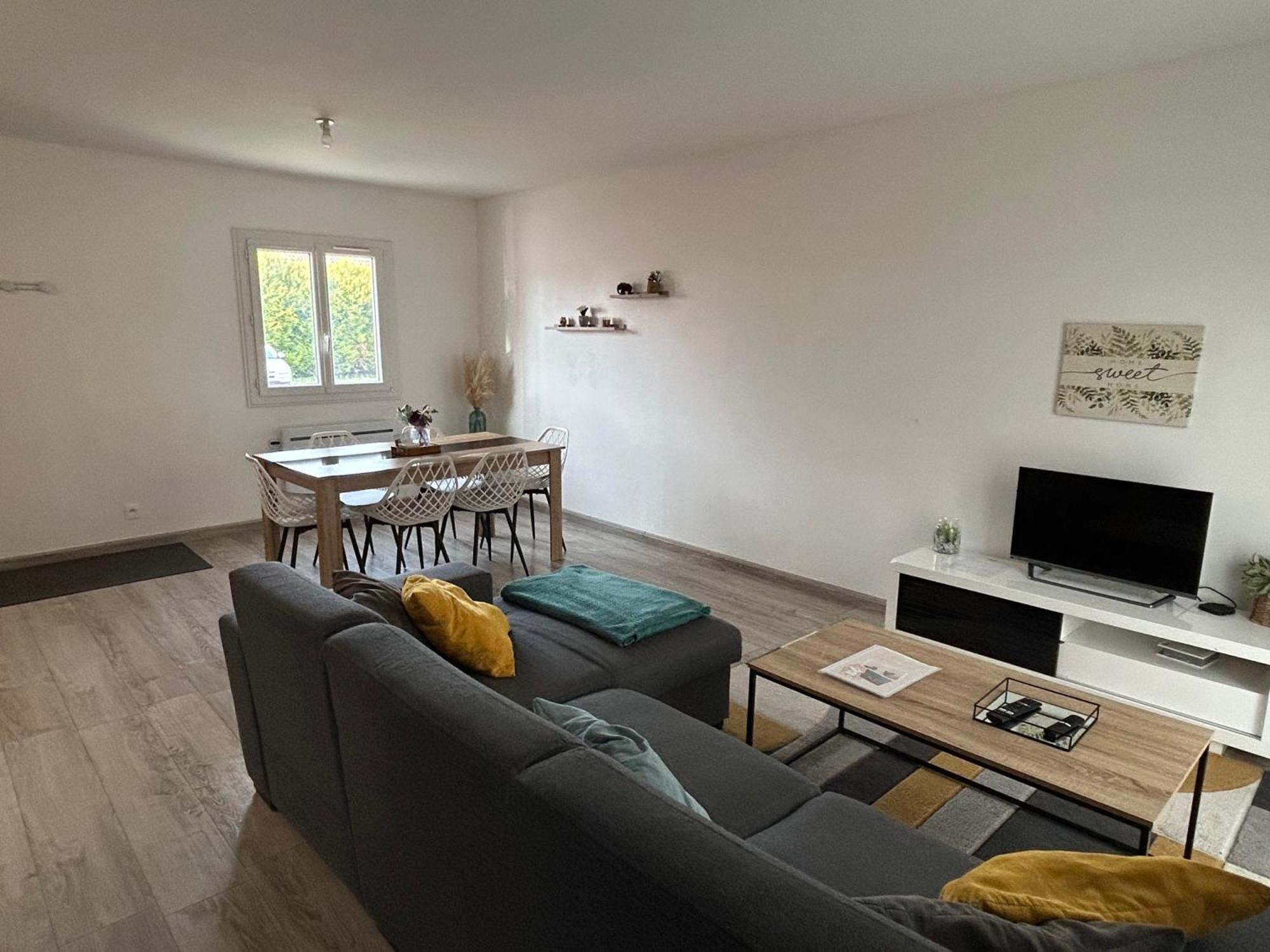 Maison Mitoyenne Avec Cour + Parking Sainte-Savine Zewnętrze zdjęcie